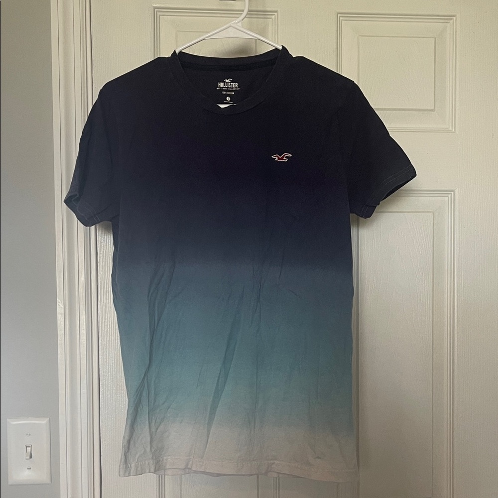 Hollister Men's Ombre T-Shirt - Navy and Light Blue